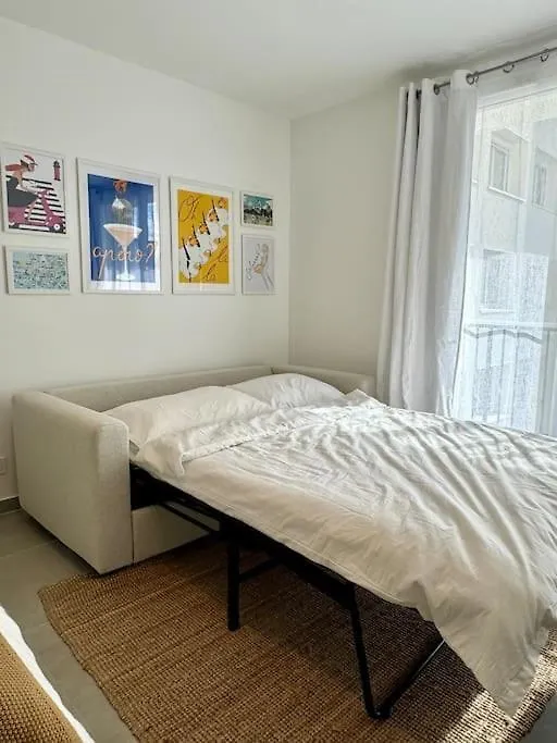 Newly Refurbished Modern Appartement *