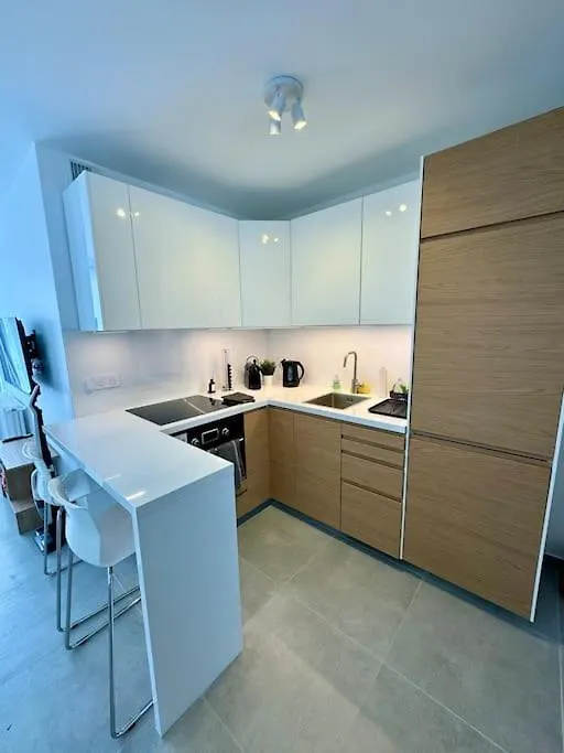Newly Refurbished Modern Daire *